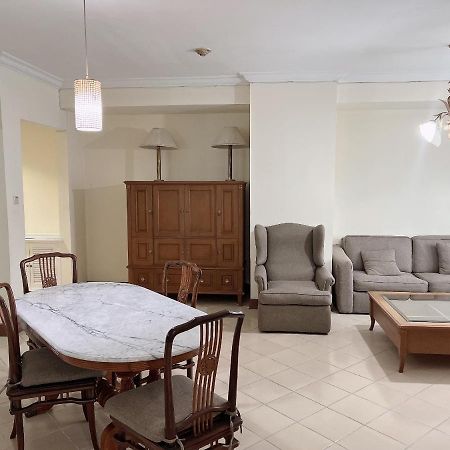 Batavia Hotel & Serviced Apartments Джакарта Екстериор снимка