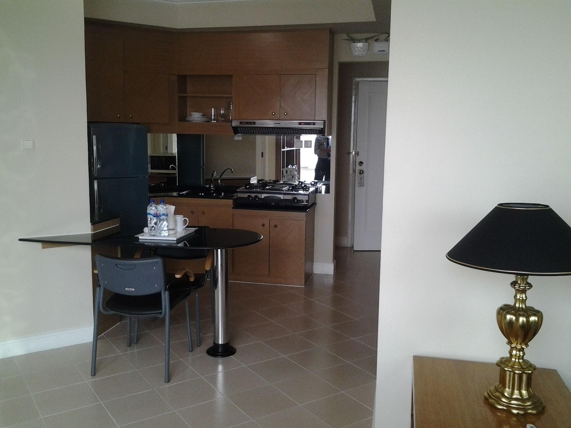 Batavia Hotel & Serviced Apartments Джакарта Екстериор снимка