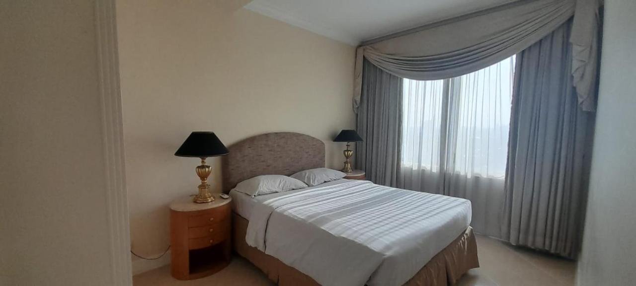Batavia Hotel & Serviced Apartments Джакарта Екстериор снимка