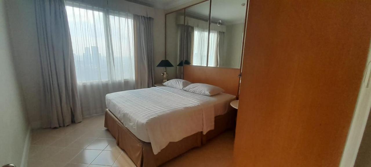 Batavia Hotel & Serviced Apartments Джакарта Екстериор снимка