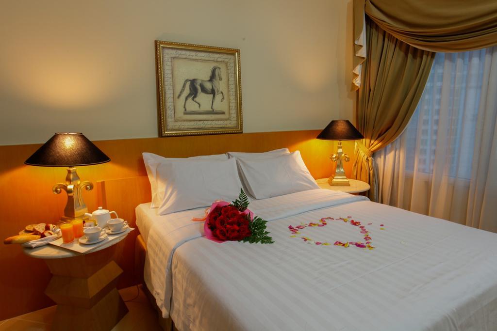 Batavia Hotel & Serviced Apartments Джакарта Екстериор снимка